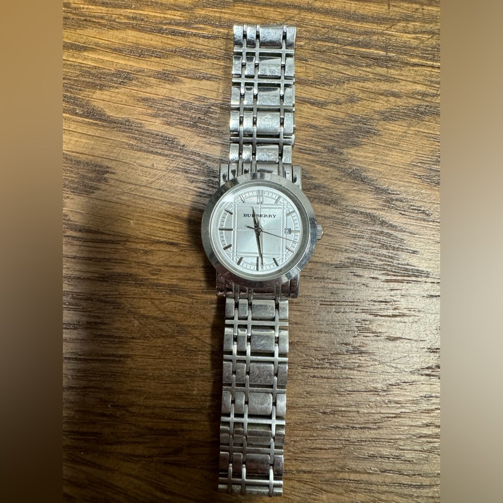 Burberry Women’s Watch, Sliver, EUC